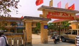 Một giáo viên tiểu học bị đồng nghiệp hành hung trước mặt học sinh